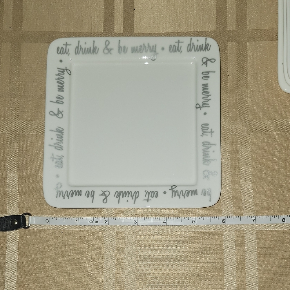 Ciroa White Porcelain Simple Serve Plate Set (4) - Picture 4 of 5